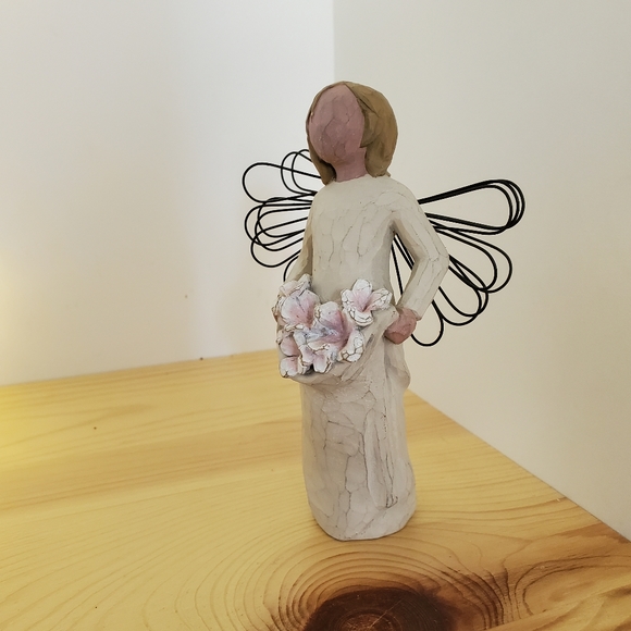 Willowtree Angel of Spring - Picture 2 of 9